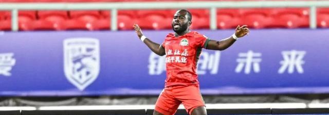 进攻, 开局阶段借, 队在主场被