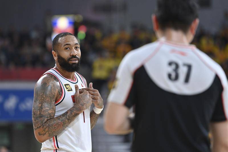 在国家体育, 特处以禁赛 在国家体育, 特处以禁赛